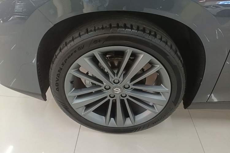 Used Leapmotor C16 2024 Range-Extended 200 Luxury Edition Left Front Wheel Hub