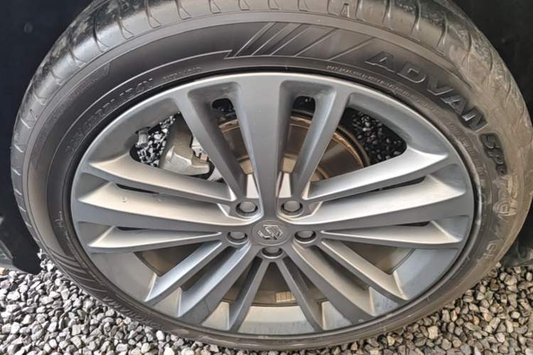 Used Leapmotor C16 2024 Range-Extended 200 Luxury Edition Left Front Wheel Hub