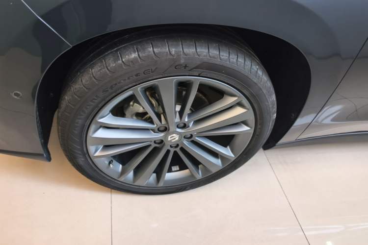 Used Leapmotor C16 2024 Range-Extended 200 Luxury Edition Left Front Wheel Hub