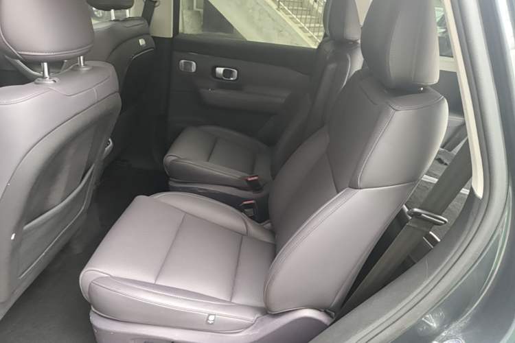 Used Leapmotor C16 2024 Pure Electric 520 Deluxe Edition Left Rear Seat