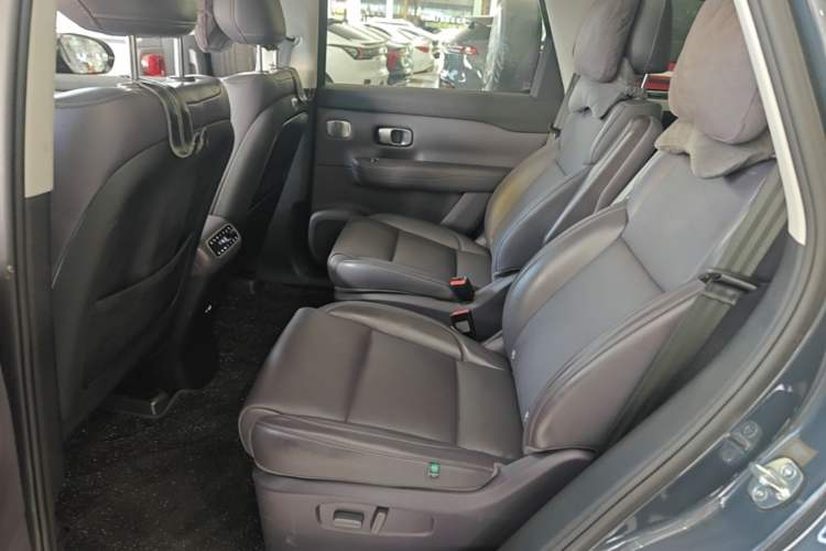 Used Leapmotor C16 2024 Range-Extended 200 Luxury Edition Left Rear Seat