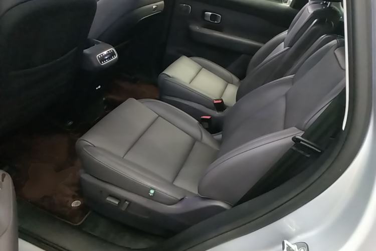Used Leapmotor C16 2024 Range-Extended 200 Luxury Edition Left Rear Seat