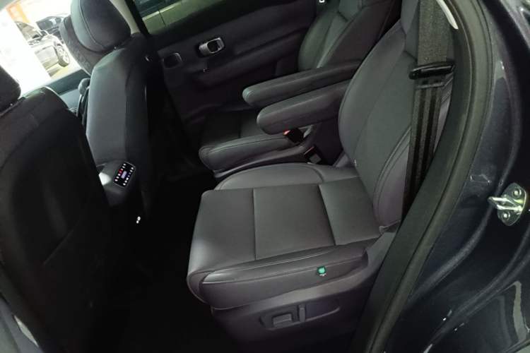 Used Leapmotor C16 2024 Range-Extended 200 LiDAR Edition Left Rear Seat