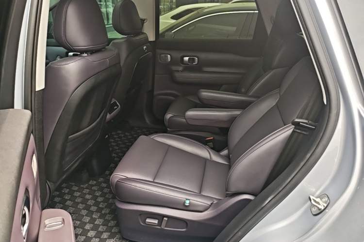 Used Leapmotor C16 2024 Range-Extended 200 Luxury Edition Left Rear Seat