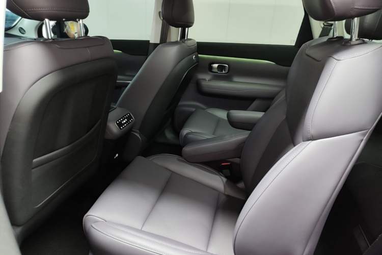 Used Leapmotor C16 2024 All-Electric 520 LiDAR Edition Left Rear Seat