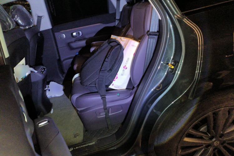 Used Leapmotor C16 2024 Range-Extended 200 Luxury Edition Left Rear Seat