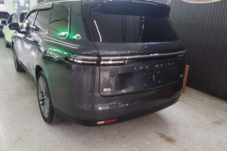 Used Leapmotor C16 2024 Range-Extended 200 Luxury Edition Rear Left 45 Deg
