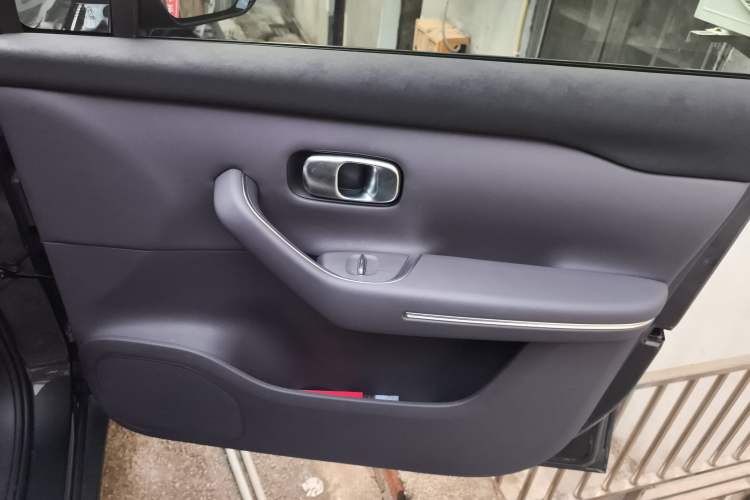 Used Leapmotor C16 2024 Pure Electric 520 Deluxe Edition Right Front Door Interior