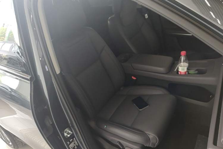 Used Leapmotor C16 2024 Range-Extended 200 Luxury Edition Right Front Seat