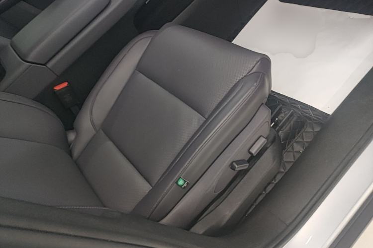 Used Leapmotor C16 2024 Range-Extended 200 Luxury Edition Right Front Seat
