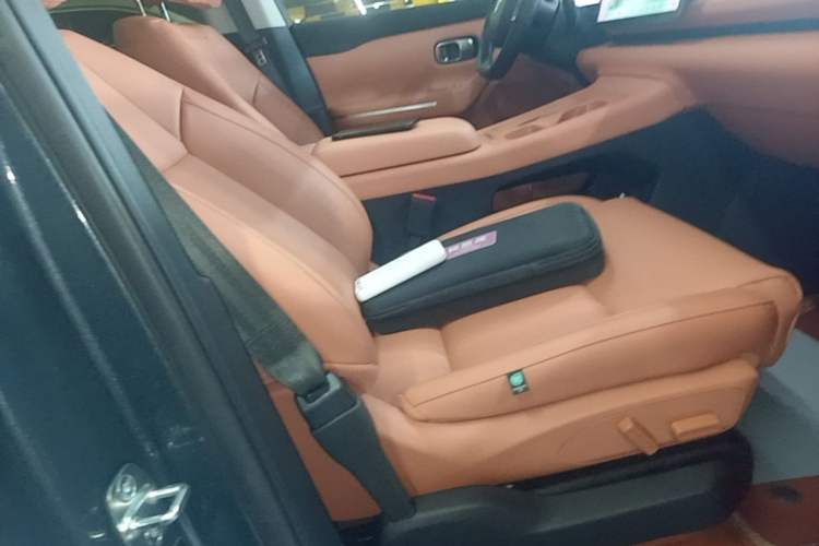 Used Leapmotor C16 2024 Range-Extended 200 Luxury Edition Right Front Seat