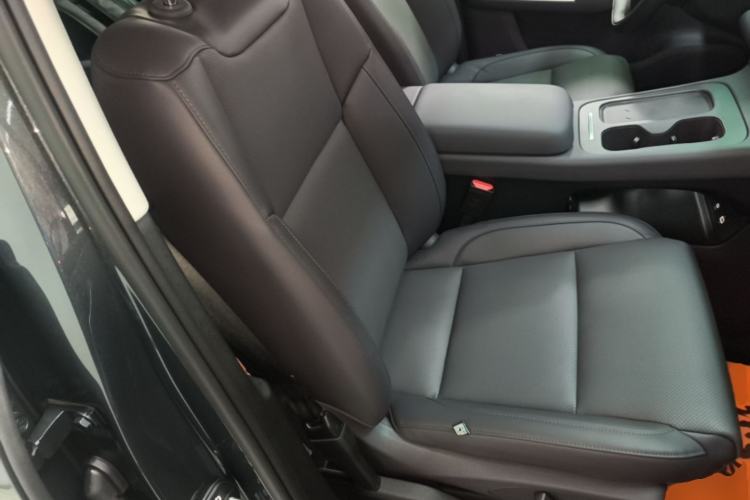 Used Leapmotor C16 2024 Range-Extended 200 Luxury Edition Right Front Seat
