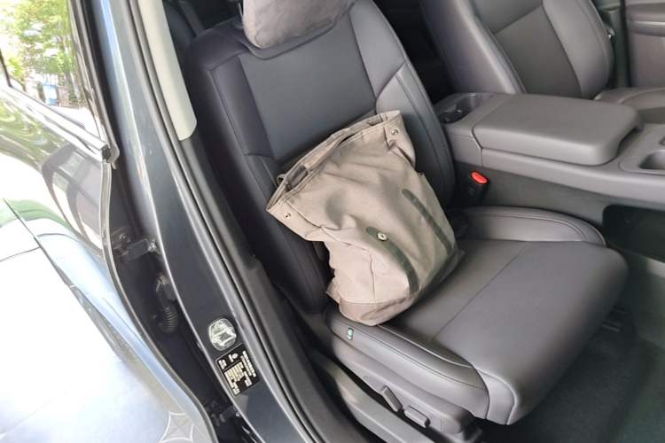 Used Leapmotor C16 2024 Range-Extended 200 Luxury Edition Right Front Seat