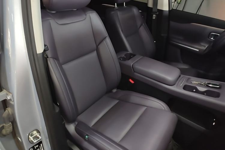 Used Leapmotor C16 2024 Range-Extended 200 LiDAR Edition Right Front Seat