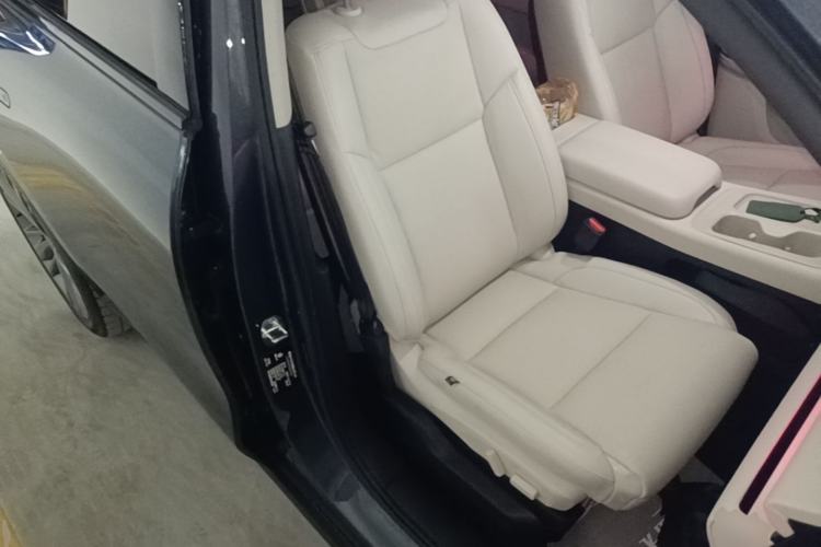 Used Leapmotor C16 2024 Range-Extended 200 Luxury Edition Right Front Seat