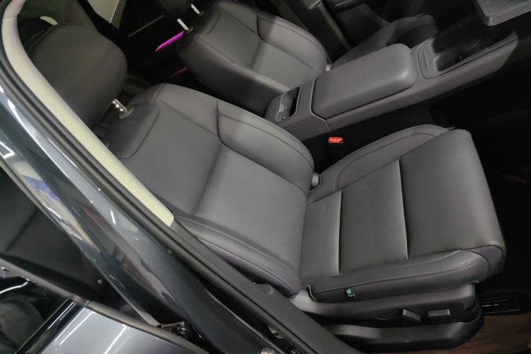 Used Leapmotor C16 2024 Range-Extended 200 Luxury Edition Right Front Seat