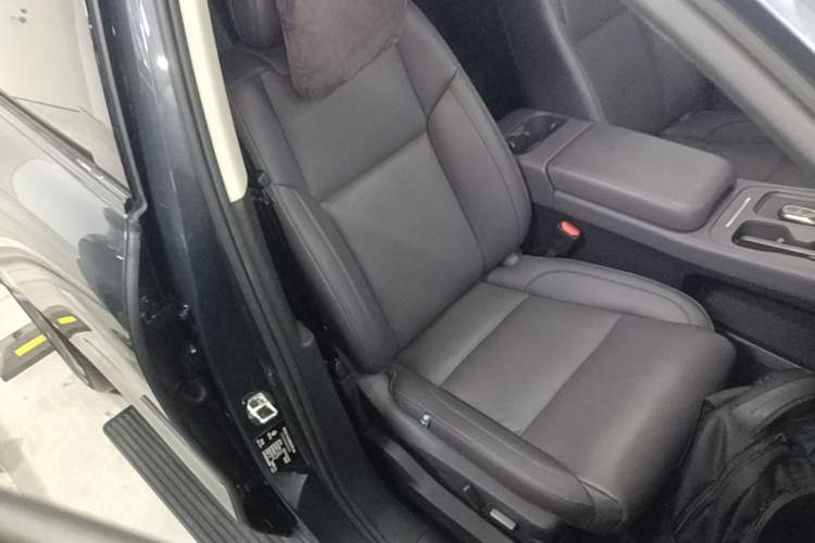 Used Leapmotor C16 2024 Range-Extended 200 Luxury Edition Right Front Seat