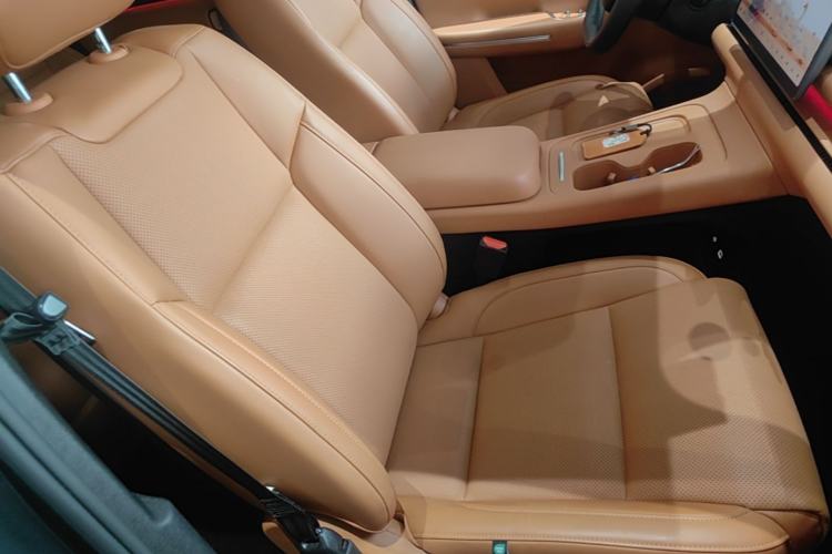 Used Leapmotor C16 2024 Range-Extended 200 Luxury Edition Right Front Seat