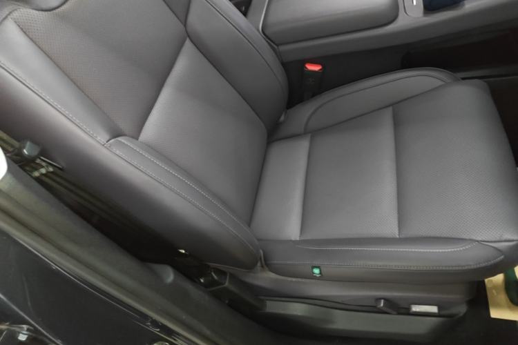 Used Leapmotor C16 2024 Range-Extended 200 Luxury Edition Right Front Seat