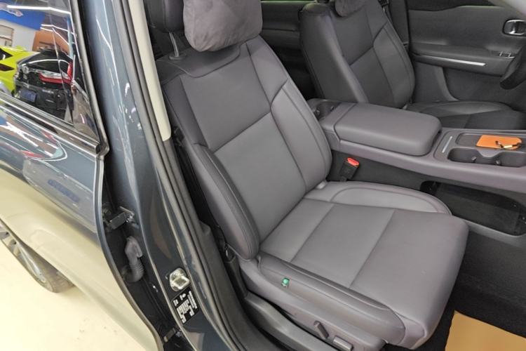 Used Leapmotor C16 2024 Range-Extended 200 Luxury Edition Right Front Seat