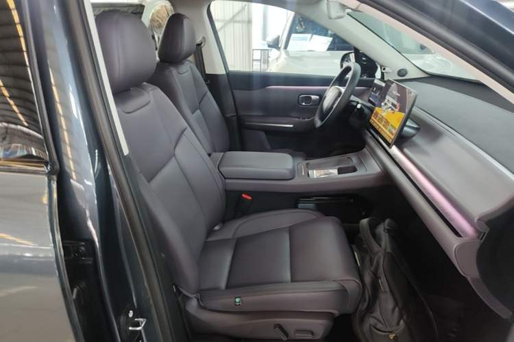 Used Leapmotor C16 2024 Range-Extended 200 Luxury Edition Right Front Seat