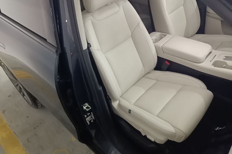Used Leapmotor C16 2024 Range-Extended 200 Luxury Edition Right Front Seat