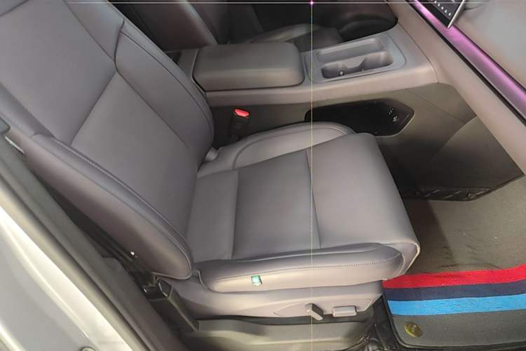 Used Leapmotor C16 2024 Range-Extended 200 Luxury Edition Right Front Seat