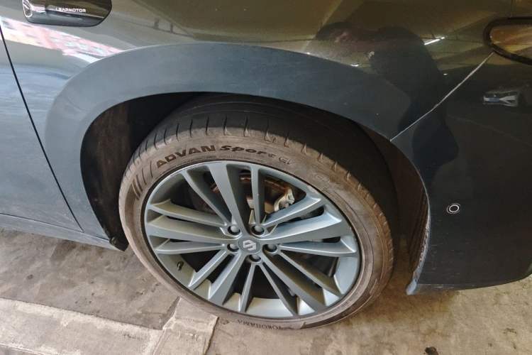 Used Leapmotor C16 2024 Range-Extended 200 Luxury Edition Right Front Wheel Hub