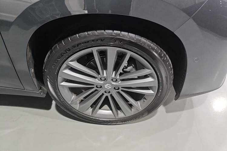 Used Leapmotor C16 2024 Range-Extended 200 Luxury Edition Right Front Wheel Hub