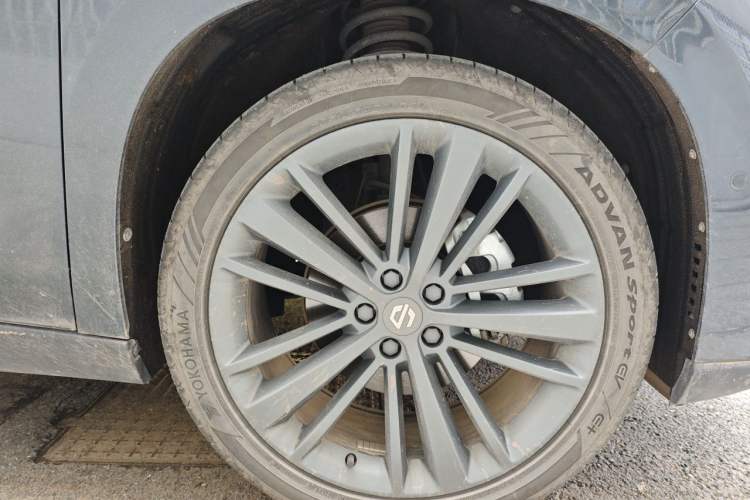 Used Leapmotor C16 2024 Range-Extended 200 Luxury Edition Right Front Wheel Hub