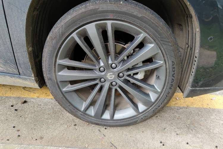 Used Leapmotor C16 2024 Range-Extended 200 Luxury Edition Right Front Wheel Hub