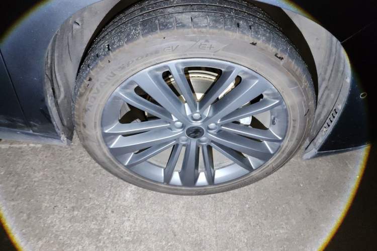 Used Leapmotor C16 2024 Range-Extended 200 Luxury Edition Right Front Wheel Hub