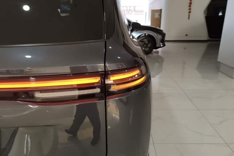 Used Leapmotor C16 2024 Range-Extended 200 Luxury Edition Right Rear Taillight