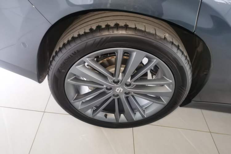 Used Leapmotor C16 2024 Range-Extended 200 Luxury Edition Right Rear Wheel Hub