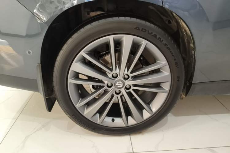 Used Leapmotor C16 2024 Range-Extended 200 Luxury Edition Right Rear Wheel Hub