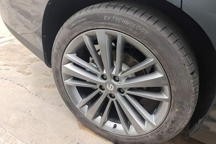 Used Leapmotor C16 2024 Range-Extended 200 Luxury Edition Right Rear Wheel Hub