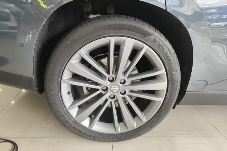 Used Leapmotor C16 2024 Range-Extended 200 Luxury Edition Right Rear Wheel Hub