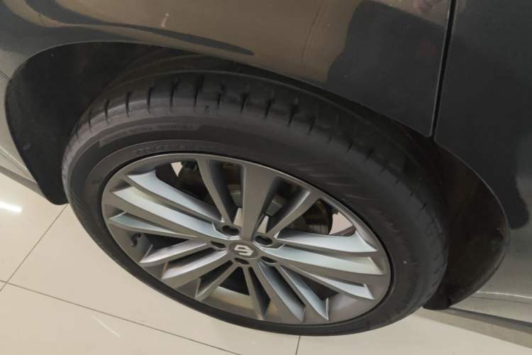 Used Leapmotor C16 2024 Range-Extended 200 Luxury Edition Right Rear Wheel Hub