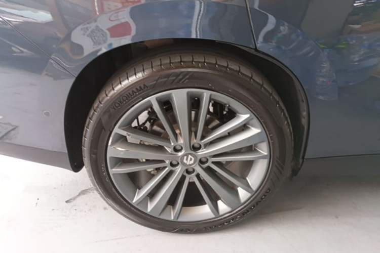 Used Leapmotor C16 2024 Range-Extended 200 Luxury Edition Right Rear Wheel Hub
