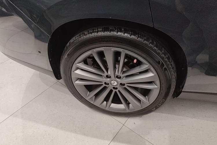 Used Leapmotor C16 2024 Range-Extended 200 Luxury Edition Right Rear Wheel Hub