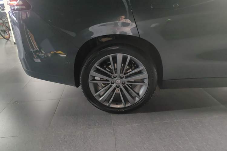 Used Leapmotor C16 2024 Pure Electric 520 Deluxe Edition Right Rear Wheel Hub