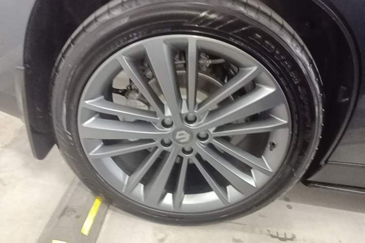 Used Leapmotor C16 2024 Range-Extended 200 Luxury Edition Right Rear Wheel Hub