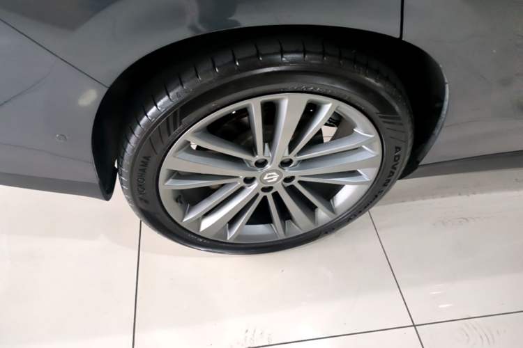 Used Leapmotor C16 2024 All-Electric 580 Luxury Edition Right Rear Wheel Hub