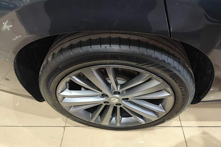 Used Leapmotor C16 2024 Range-Extended 200 Luxury Edition Right Rear Wheel Hub