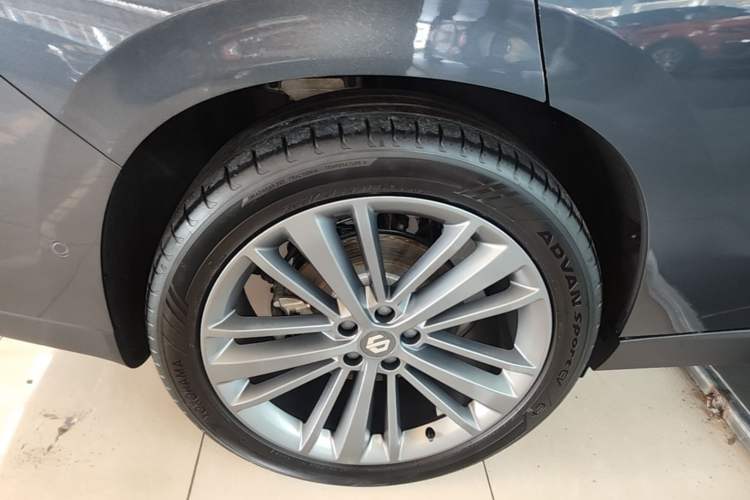 Used Leapmotor C16 2024 Range-Extended 200 Luxury Edition Right Rear Wheel Hub