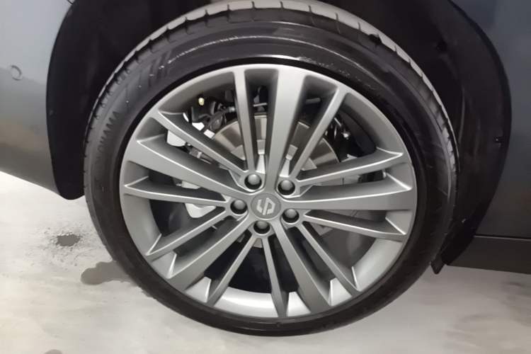 Used Leapmotor C16 2024 Range-Extended 200 Luxury Edition Right Rear Wheel Hub