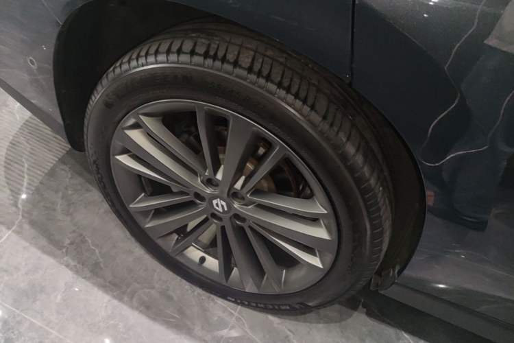 Used Leapmotor C16 2024 All-Electric 520 LiDAR Edition Right Rear Wheel Hub