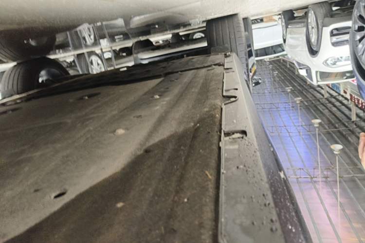 Used Leapmotor C16 2024 Range-Extended 200 Luxury Edition Right Side Sill