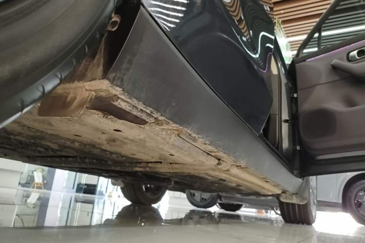 Used Leapmotor C16 2024 Range-Extended 200 Luxury Edition Right Side Sill
