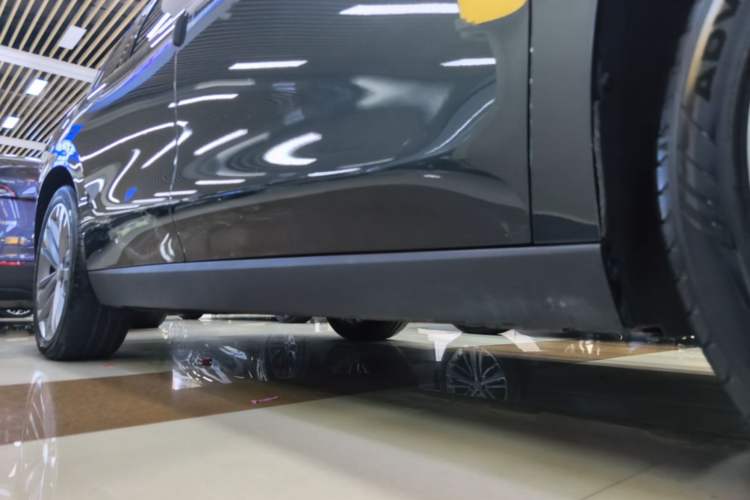 Used Leapmotor C16 2024 Range-Extended 200 Luxury Edition Right Side Sill